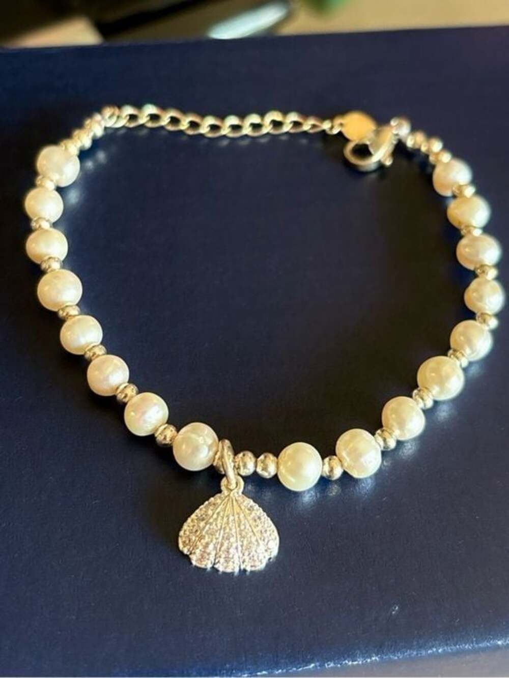 Silver Accent Pearl Bracelet with Shell Charm - Ivory/silver